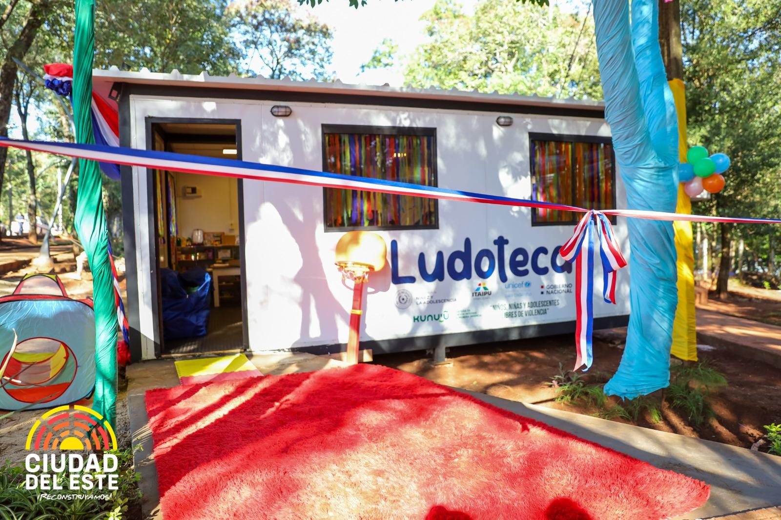 Municipalidad de CDE y MINNA inauguran ludoteca para la infancia en espacio del lago de la República