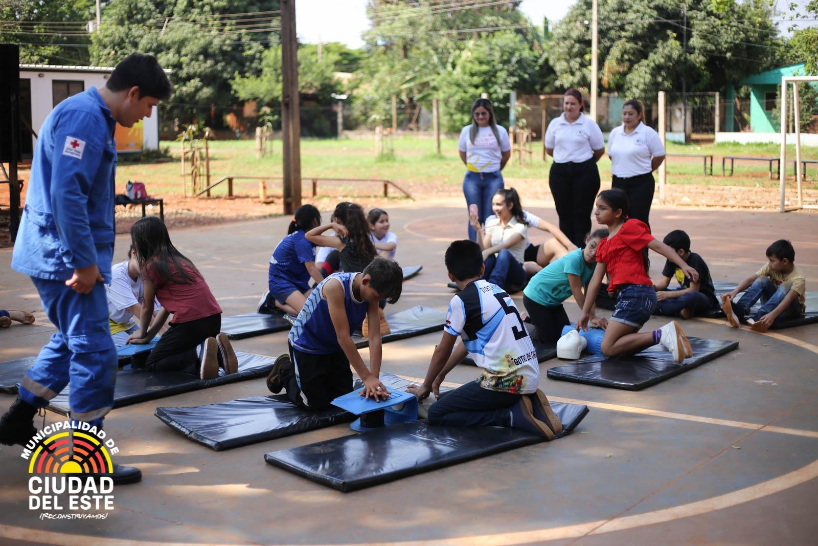 Municipalidad de CDE propicia taller de primeros auxilios para adolescentes