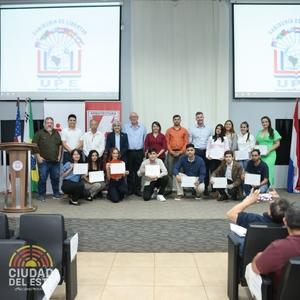 Municipalidad de CDE apoyó concurso sobre edificio sustentable municipal de alumnos de UPE
