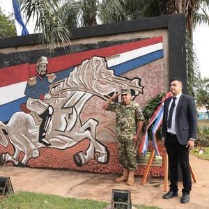 Municipalidad de CDE realizó acto patriótico para honrar el Día de los Héroes