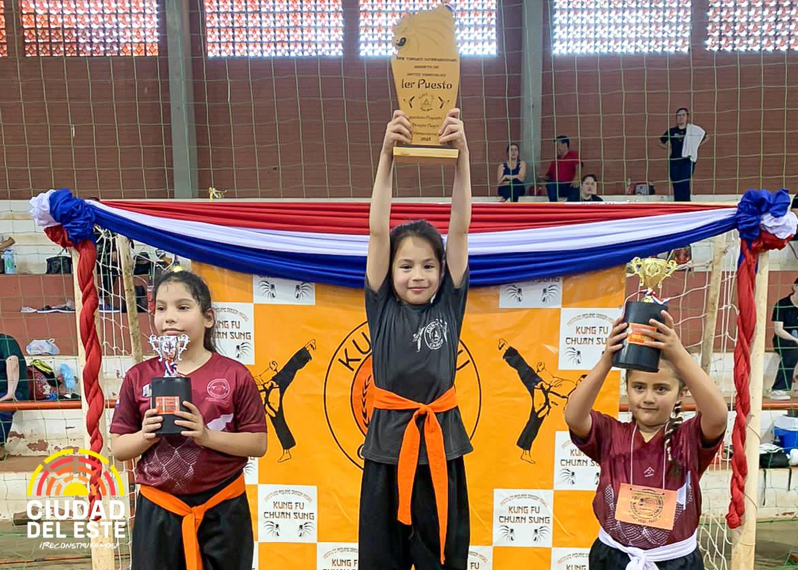 Alumnos de Escuela Municipal de Kung Fu de CDE se destacan en torneo internacional