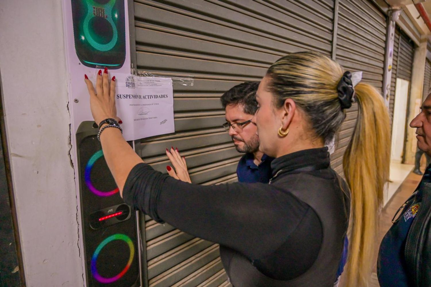 Municipalidad de Ciudad del Este clausura más locales comerciales por supuesta estafa a turistas  