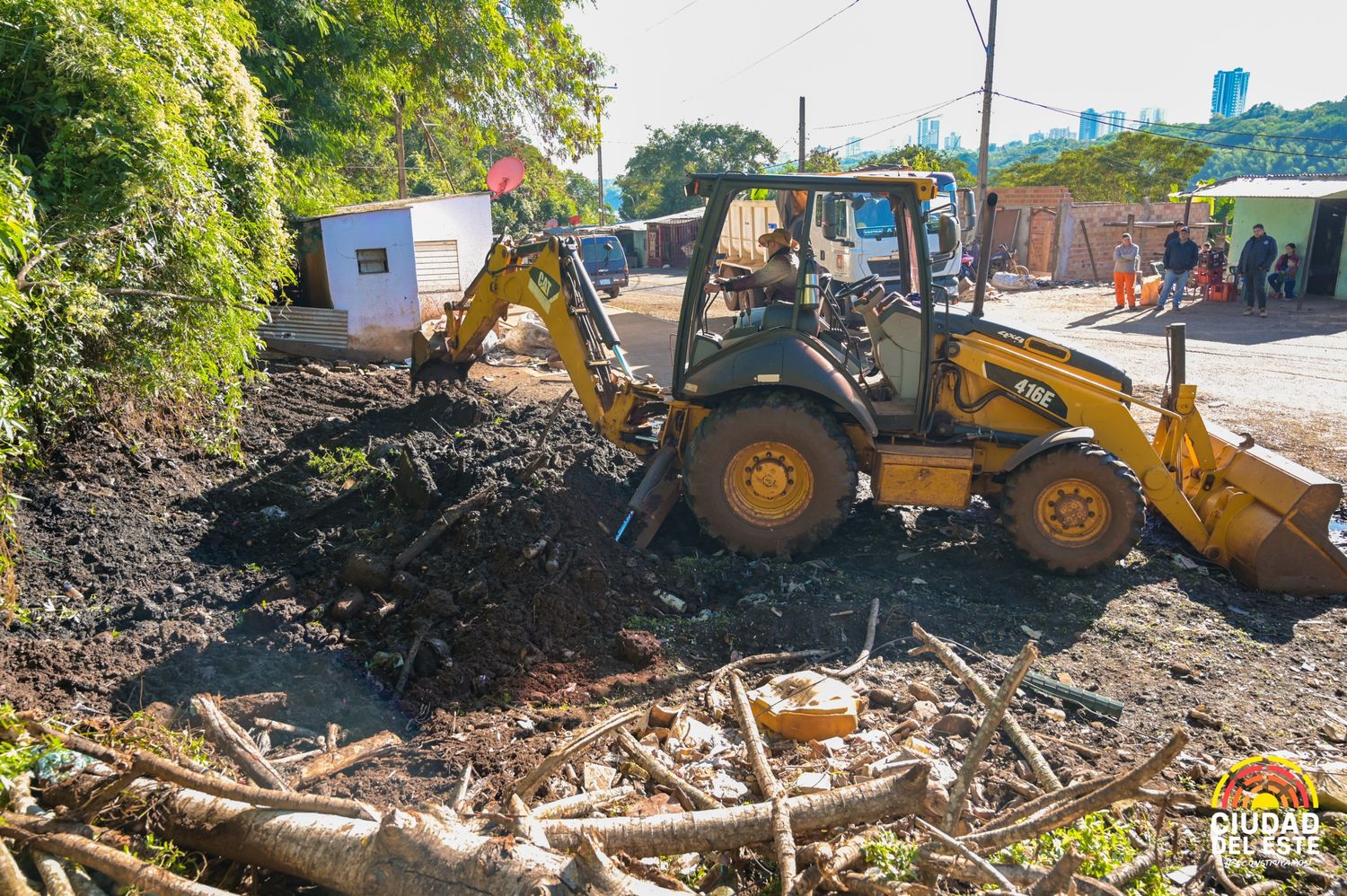 Intensifican mingas ambientales en la Zona del muelle del barrio Remansito