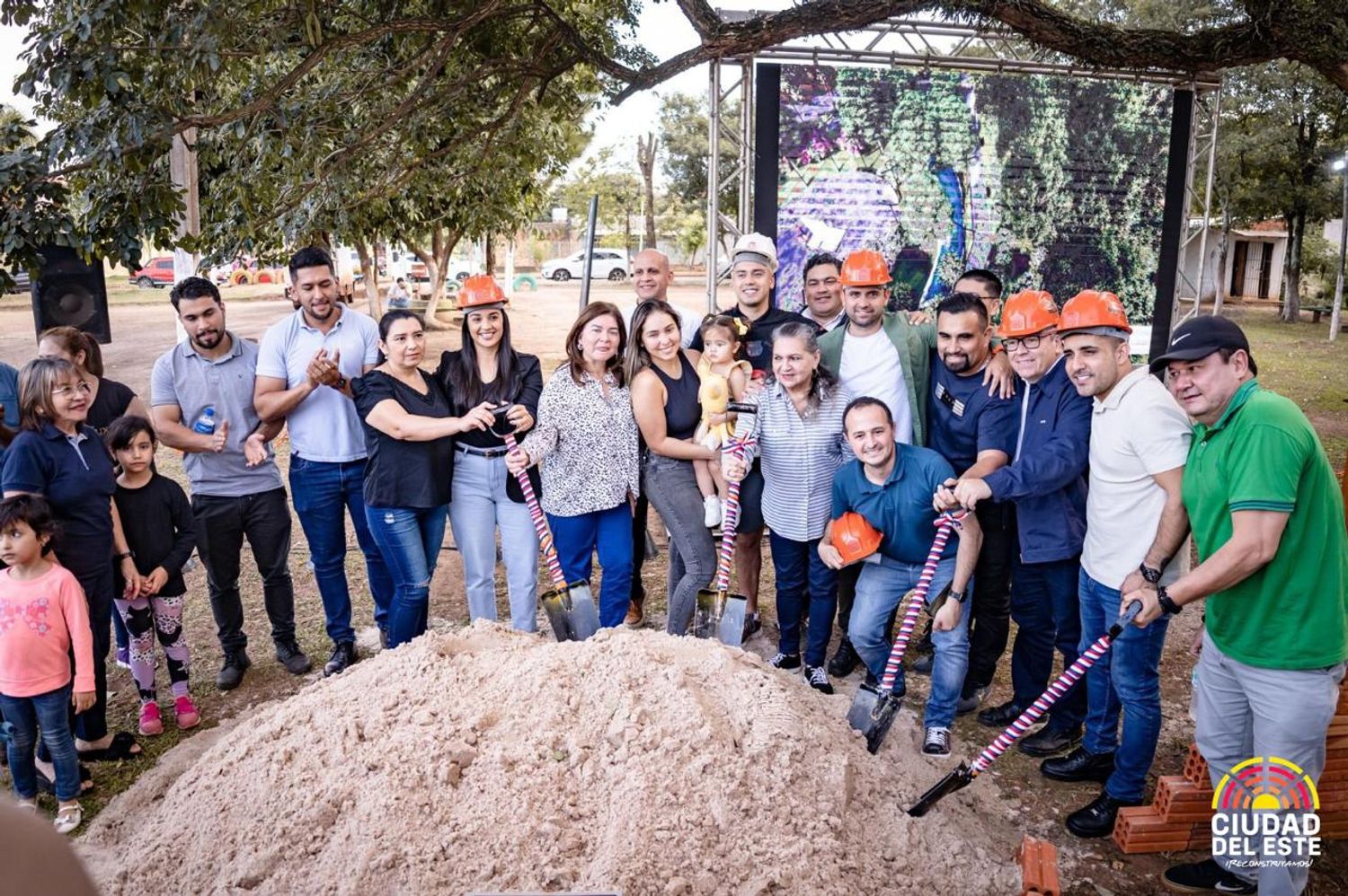 Plazas de Ciudad del Este: Espacios de transformación urbana y socialización cultural