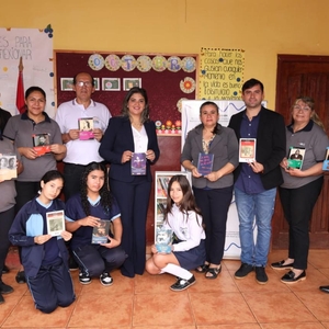 Municipalidad de Ciudad del Este acompaña entrega de mini bibliotecas a escuelas en el marco del programa Ñe'ẽry del MEC