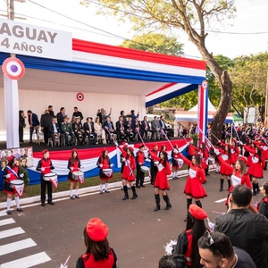 Ciudad del Este vibró con su gallarda juventud en un digno homenaje a la patria